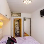 Apartments&room Frane