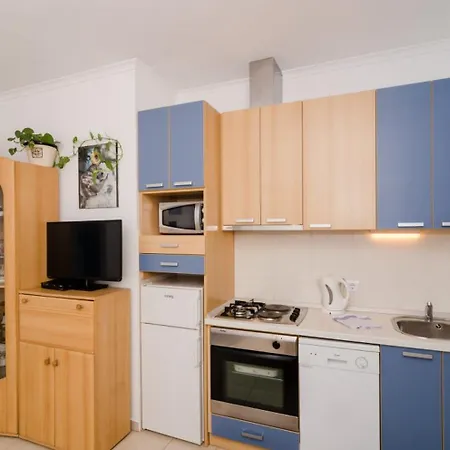 & Frane בית הארחה 3*