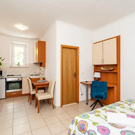 Guest house & Frane