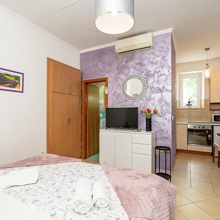 Gæstehus & Frane 3*