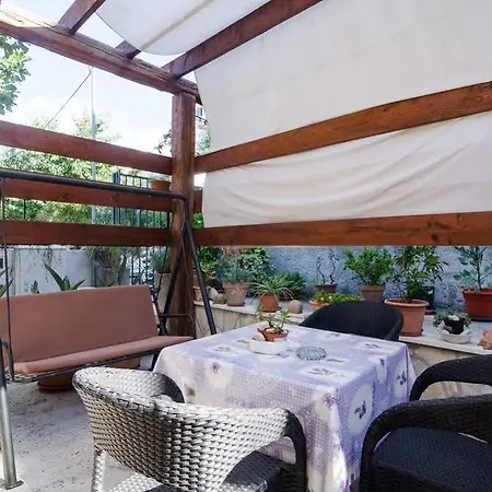 Guest house & Frane